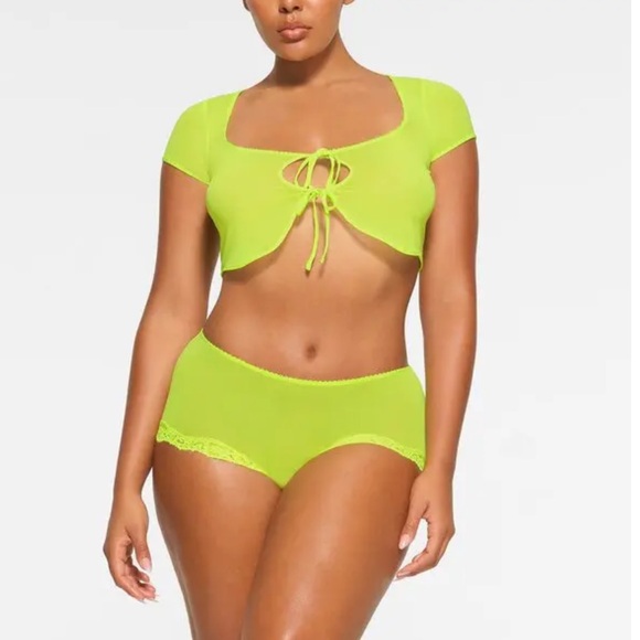 SKIMS Tops - 💚SKIMS SUMMER MESH SUPER CROPPED TOP GREEN HIGHLIGHTER XXS